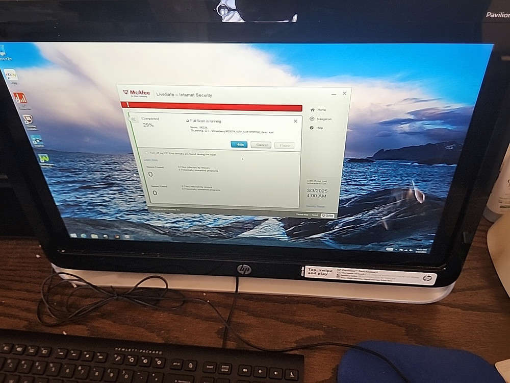 HP Pavilion 21 All-in-One PC with Large Display, Windows 8.1, Upgradable