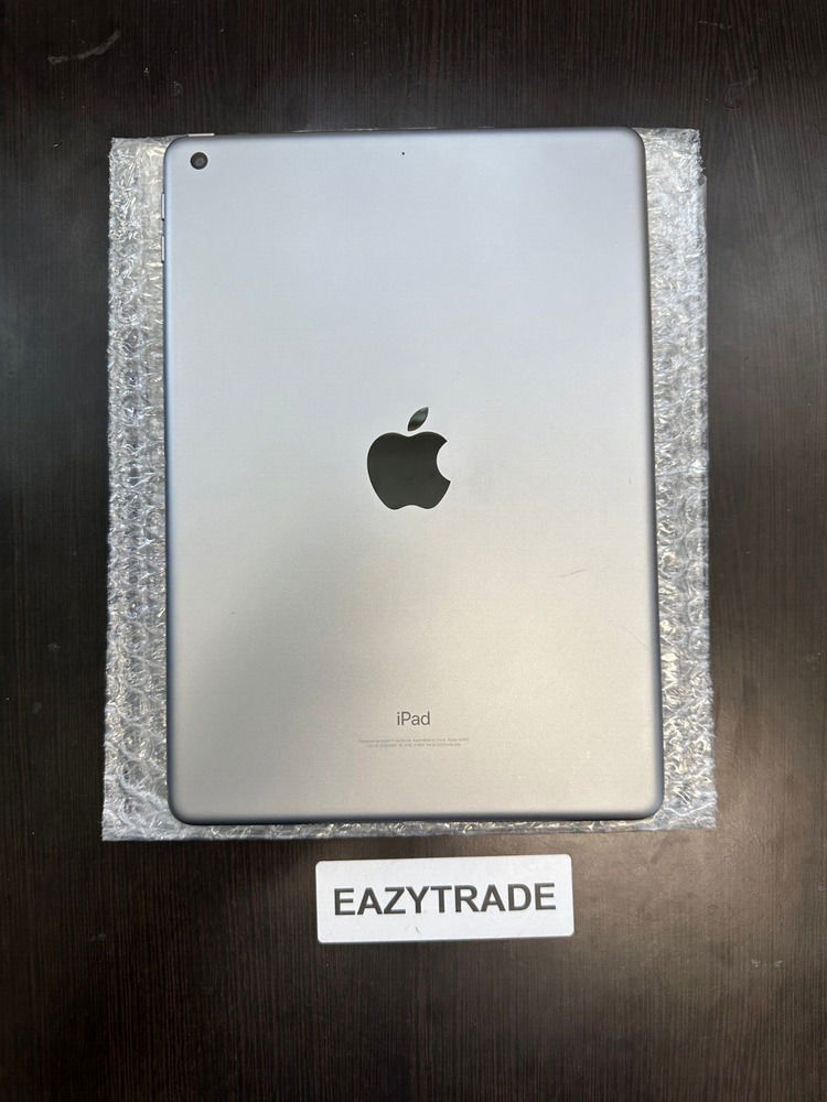 Apple iPad 6th Gen 32GB Wi-Fi 9.7" Bundle - Daily Deal