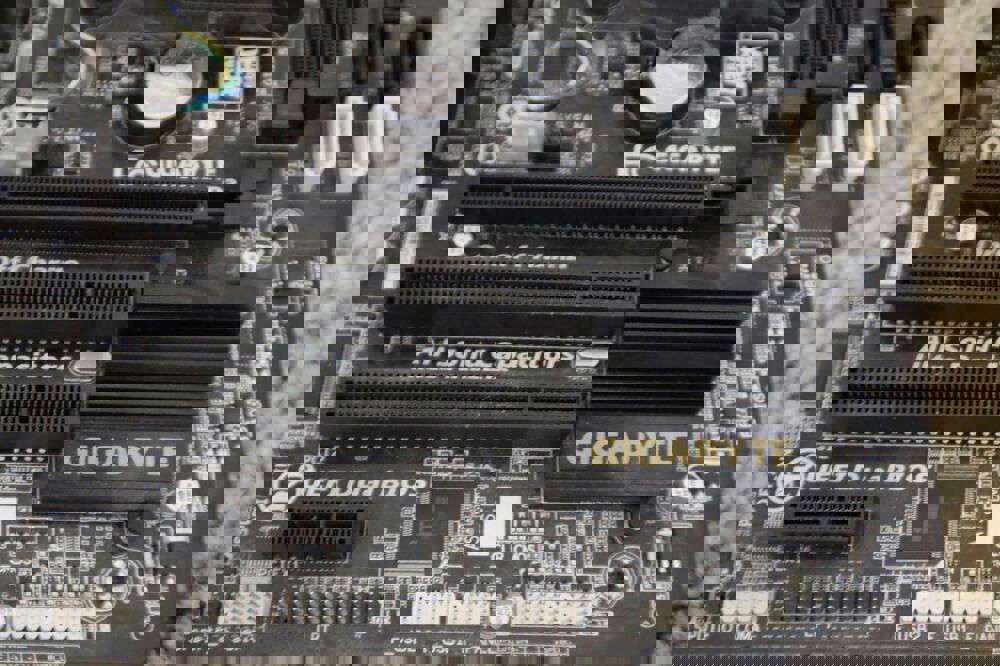Gigabyte Intel Core i3-4170 GA-H81M-HD3 mATX Motherboard
