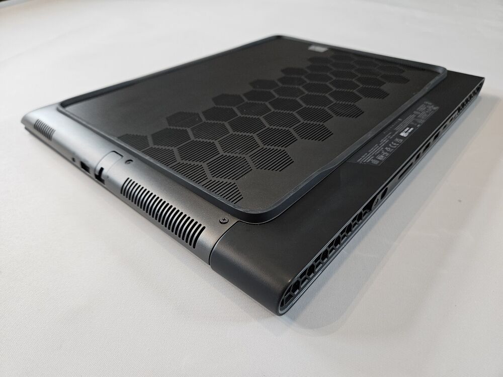 Alienware M16 R1 Gaming Laptop with Intel i7-13700HX, 16GB RAM, 1TB SSD, RTX 4070