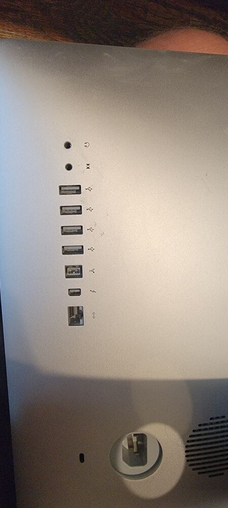 Apple iMac Intel 21.5" EMC 2428 LCD Desktop