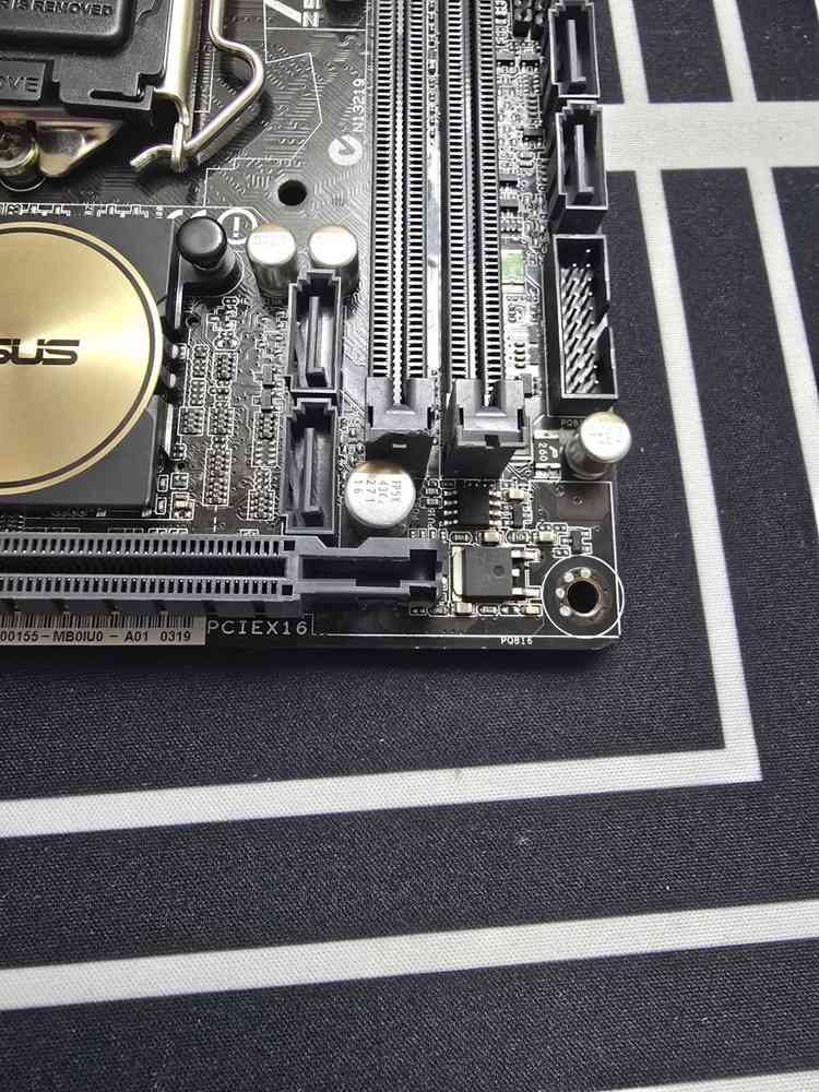 ASUS Z97I-PLUS Mini-ITX Motherboard for Repair or Parts