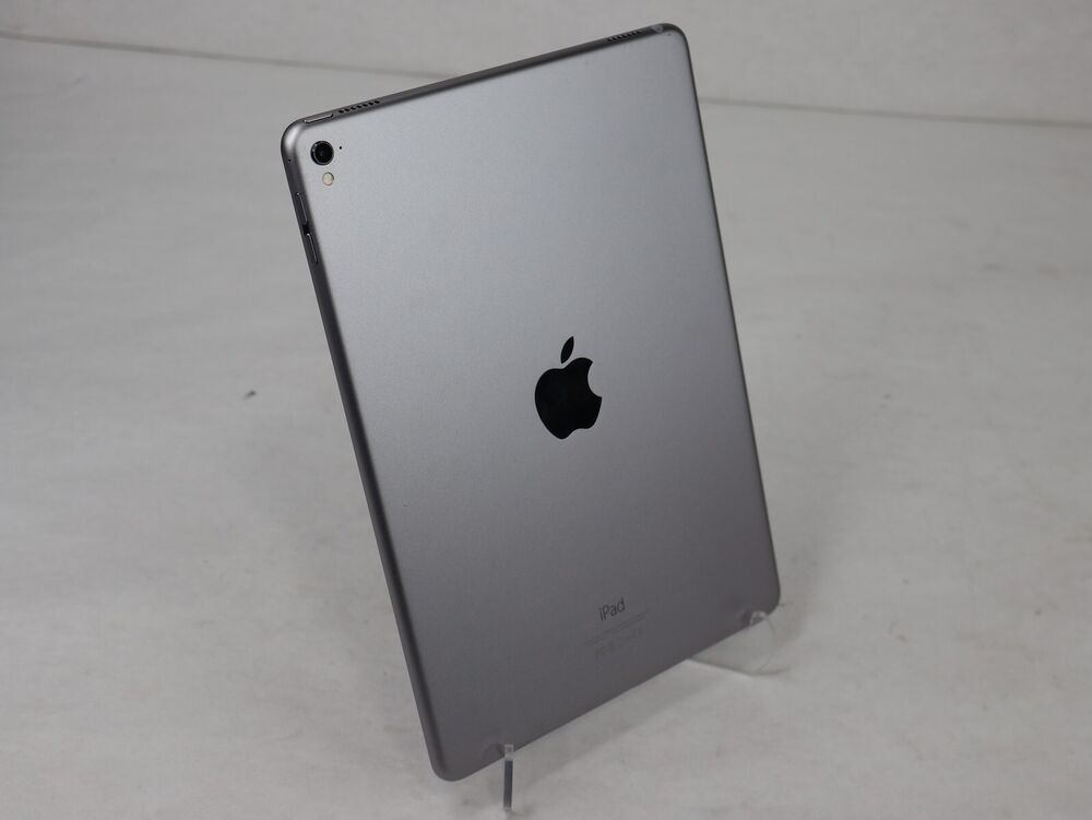 Apple iPad Pro 1st Gen 9.7" 32GB Wi-Fi Space Gray