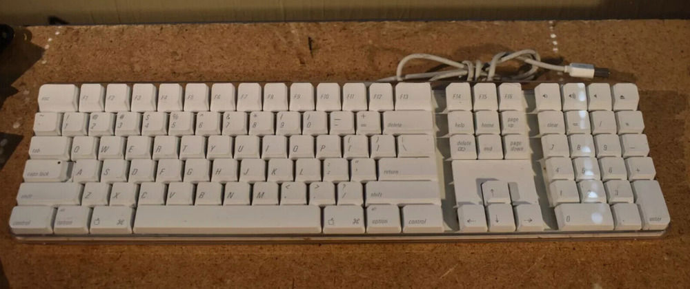 Apple 1048 USB Keyboard - Good Condition, Free Shipping