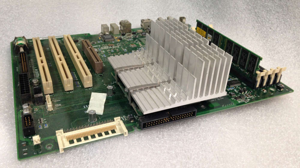 Apple G4 Desktop Motherboard with 450MHz CPU and Memory
