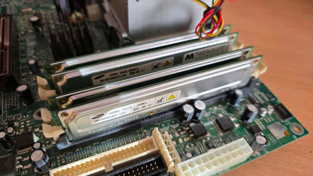 Intel D850GB Motherboard with Intel Pentium 4 and 384MB RDRAM - Fully Tested