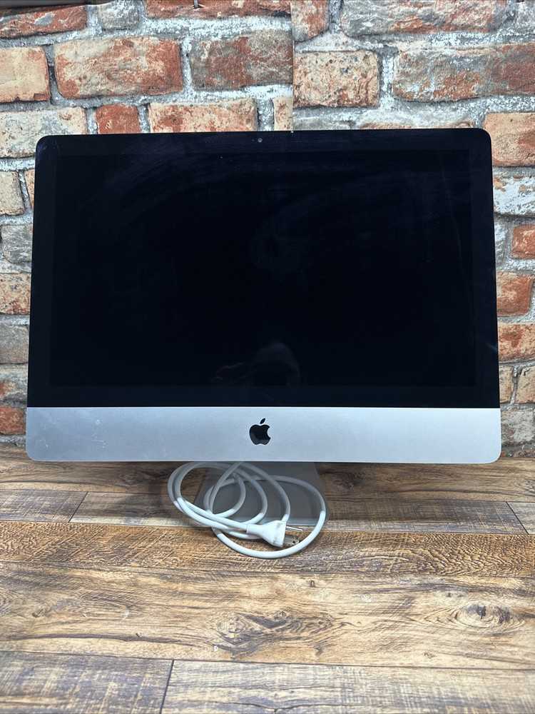 Apple iMac 21.5” 2017 A1418 Core i5-7360U 2.30GHz 8GB RAM 256GB SSD All-in-One Desktop