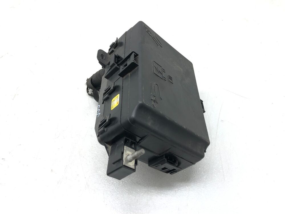 2014-2017 Maserati Ghibli S 3.0L V6 Front Fuse Relay Box - OEM