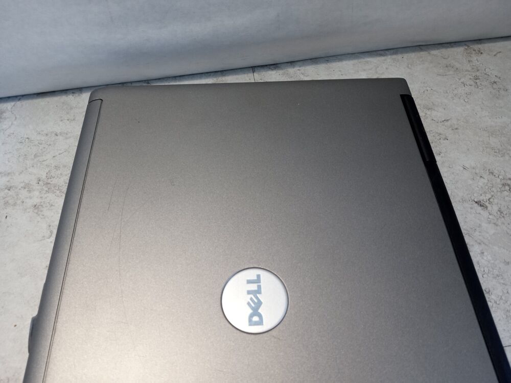 Dell D620 Laptop - 1.66GHz, 2GB RAM, Windows XP, WiFi, DVD Drive