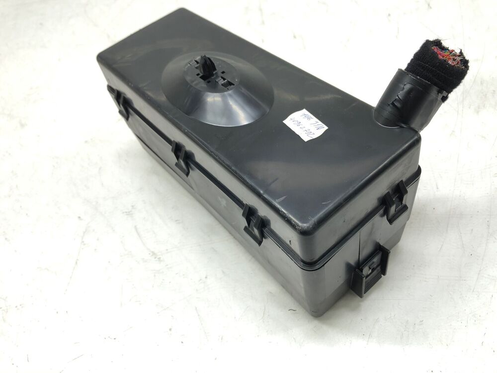 2014-2017 Maserati Ghibli Front Fuse Relay Box - Genuine OEM