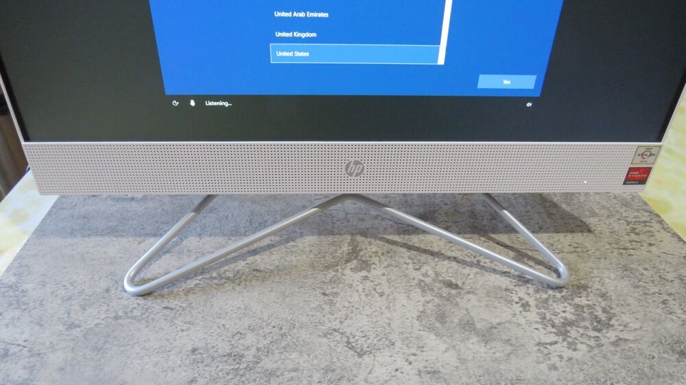 HP 22 All-in-One PC with AMD Athlon Gold 3150U, 4GB RAM, 256GB SSD