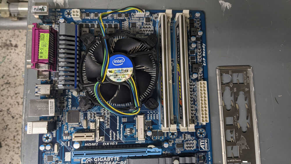 Gigabyte GA-Z68AP-D3 ATX Motherboard with i5-2400 CPU and 4GB RAM