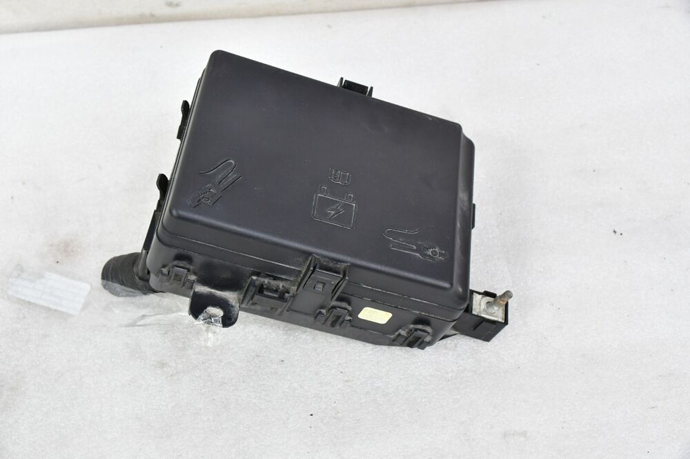 2014-2017 Maserati Ghibli Front Fuse Relay Electrical Wire Box OEM