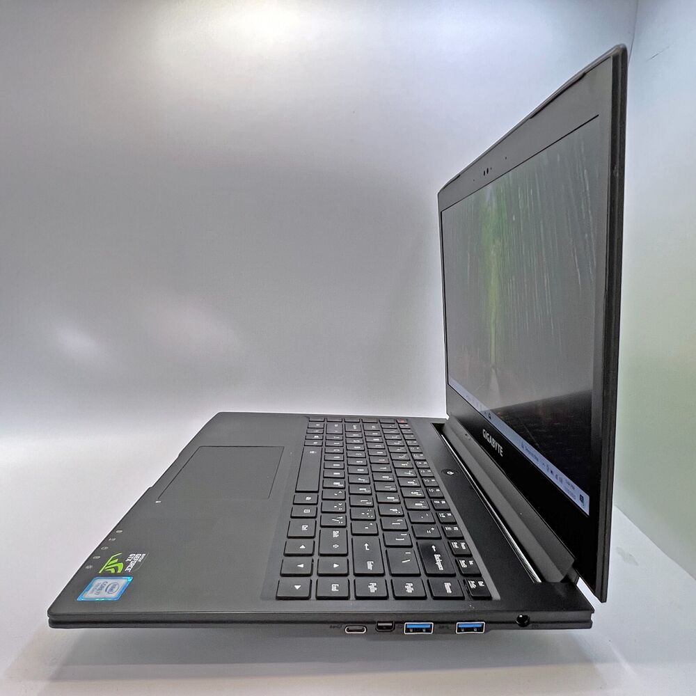 Gigabyte Aero 14 Gaming Laptop - High-Performance P64V7