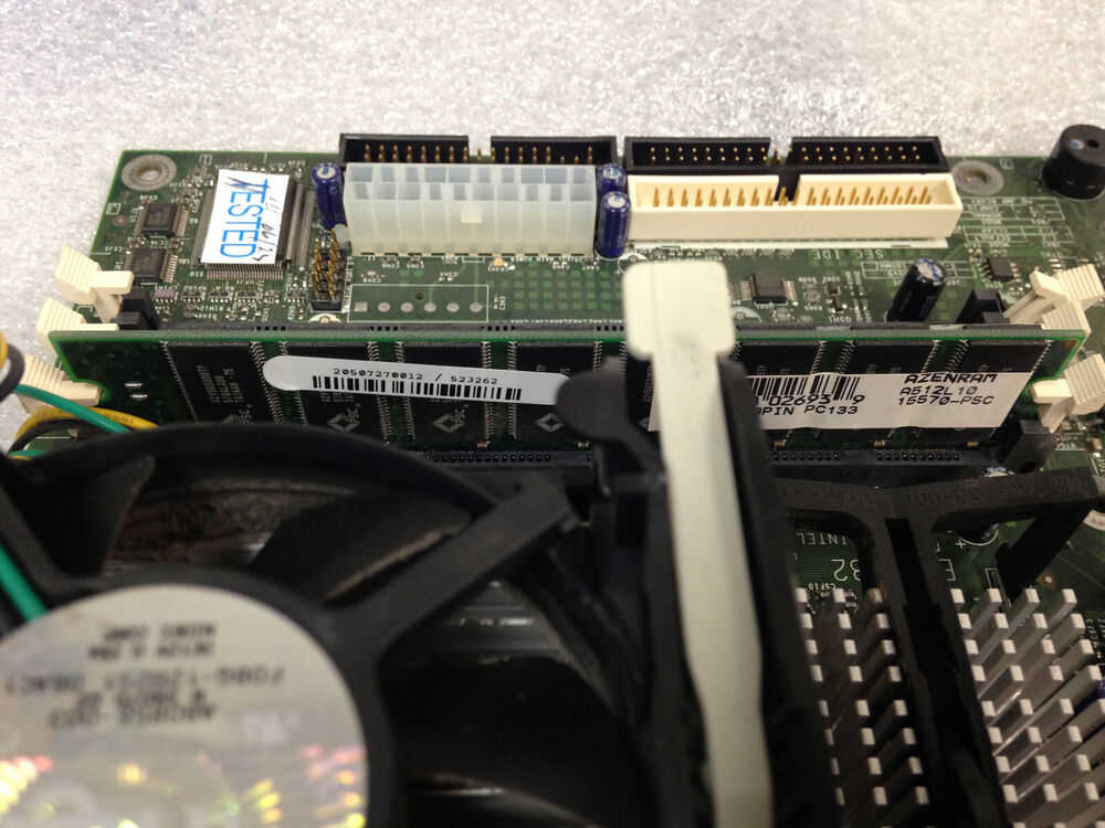 Apple G4 Desktop Motherboard with 450MHz CPU and Memory
