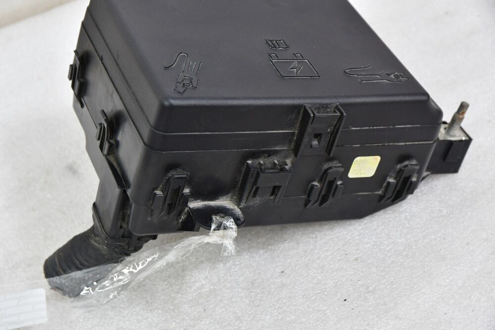 2014-2017 Maserati Ghibli Front Fuse Relay Electrical Wire Box OEM