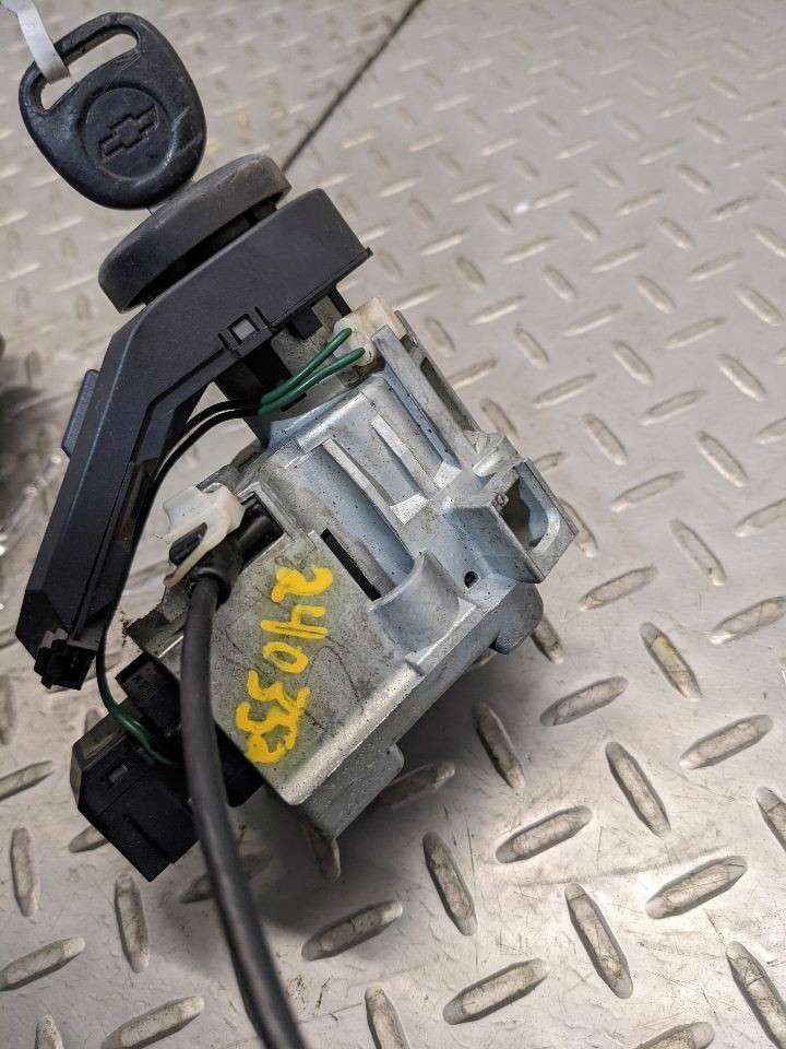 2008-2010 Chevrolet Engine Computer ECU ECM & Ignition Switch Assembly with Key