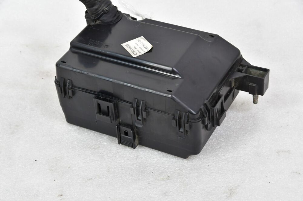 2014-2017 Maserati Ghibli Front Fuse Relay Electrical Wire Box OEM