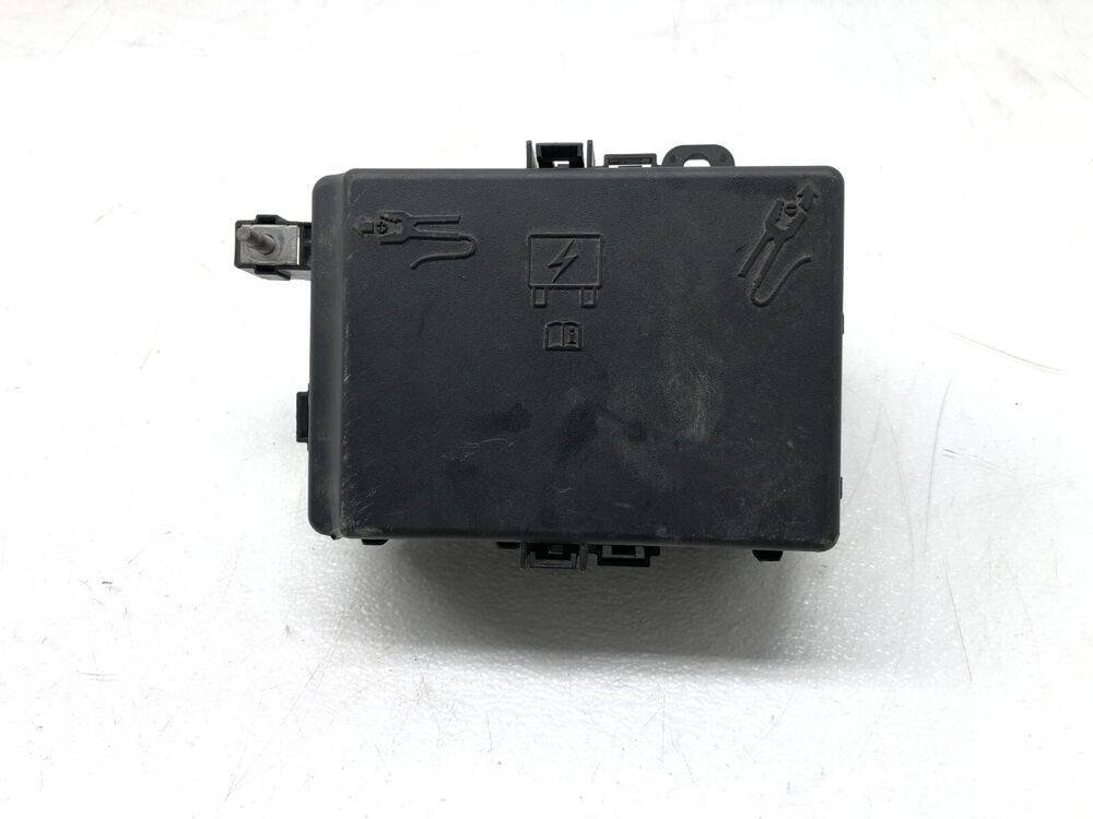 2014-2017 Maserati Ghibli S 3.0L V6 Front Fuse Relay Box - OEM