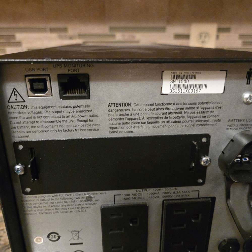 APC Smart-UPS SMT1500 8 Outlet Power Supply - No Battery, Working Condition