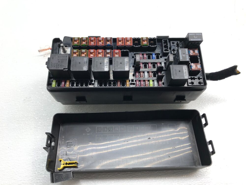2014-2017 Maserati Ghibli S Rear Fuse Relay Box - OEM Quality