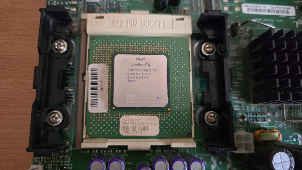Intel D850GB Motherboard with Intel Pentium 4 and 384MB RDRAM - Fully Tested