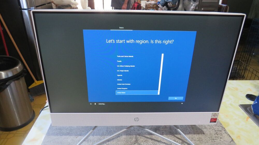 HP 22 All-in-One PC with AMD Athlon Gold 3150U, 4GB RAM, 256GB SSD