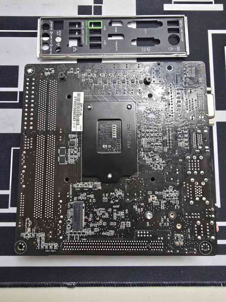 ASUS Z97I-PLUS Mini-ITX Motherboard for Repair or Parts