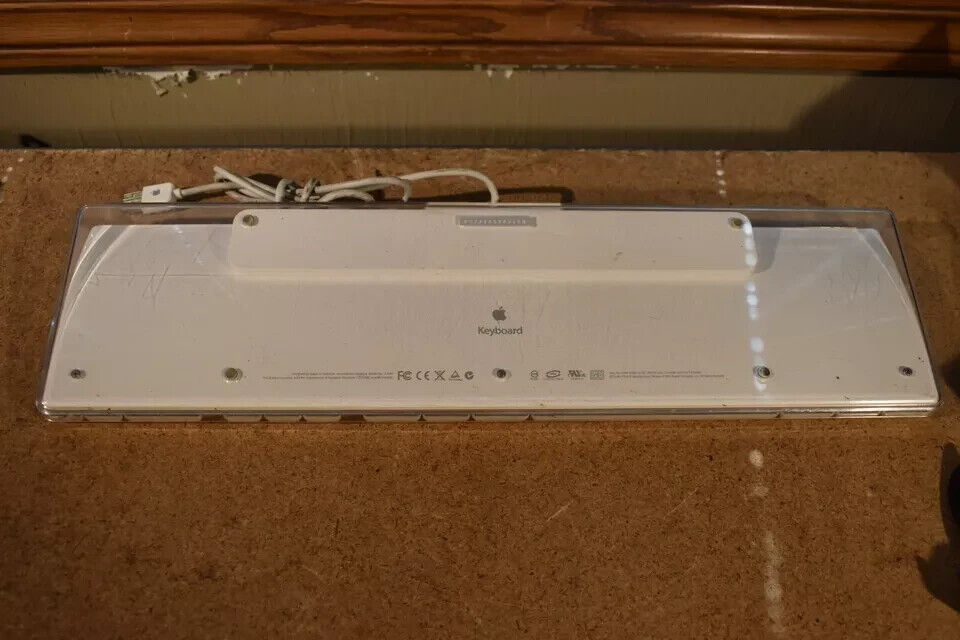 Apple 1048 USB Keyboard - Good Condition, Free Shipping