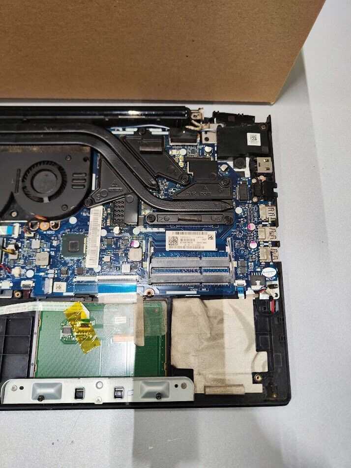 Lenovo IdeaPad Y50-70 Gaming Laptop - High-Performance Gaming Machine