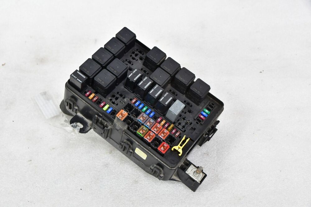 2014-2017 Maserati Ghibli Front Fuse Relay Electrical Wire Box OEM
