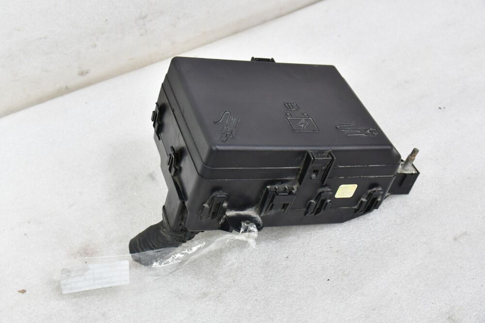 2014-2017 Maserati Ghibli Front Fuse Relay Electrical Wire Box OEM