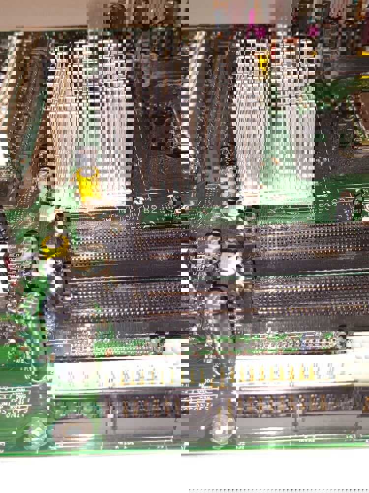 Intel 875PBZ Desktop Motherboard for Pentium 4 3.2GHz, Vintage Gaming Rig