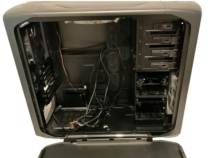 Graphite Series™ 600T Mid-Tower Case - Premium Gaming Enclosure