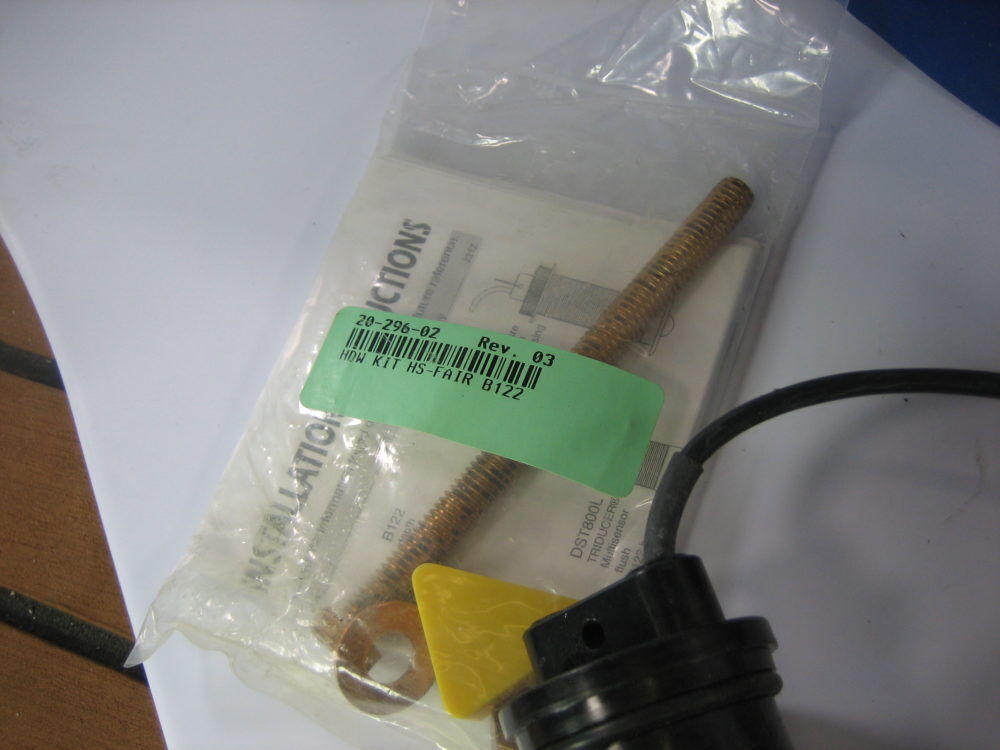 B&G 170kHz B122 Long Reach Bronze Depth Transducer for Network Instruments