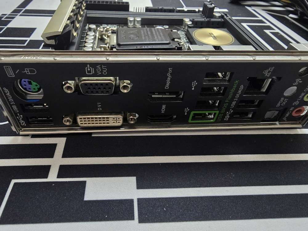 ASUS Z97I-PLUS Mini-ITX Motherboard for Repair or Parts