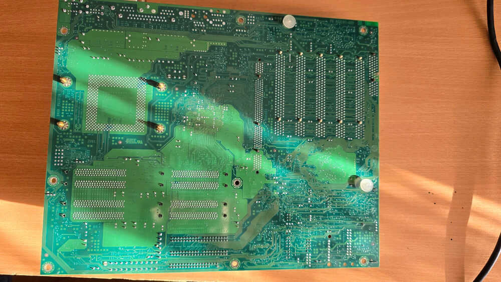 Intel D850GB Motherboard with Intel Pentium 4 and 384MB RDRAM - Fully Tested