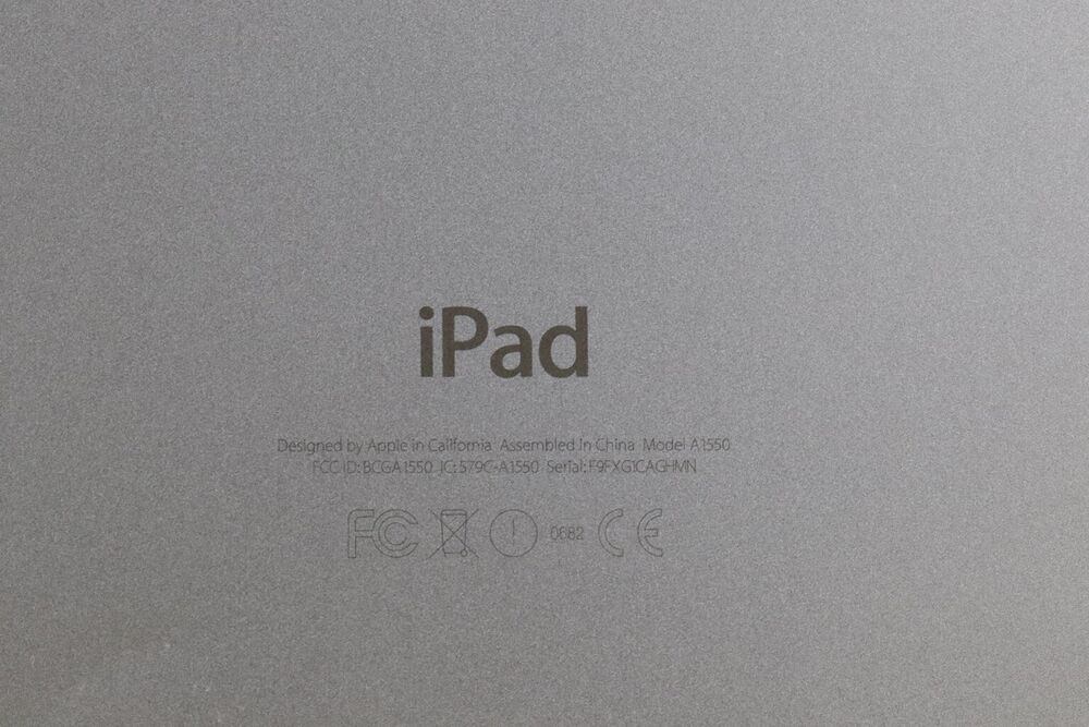 Apple iPad Mini 4 | 7.9" Retina Display | 128GB Storage | Unlocked | Space Gray