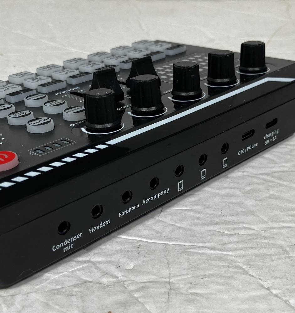 High-Quality Audio Interface for Professional Recording and Broadcasting