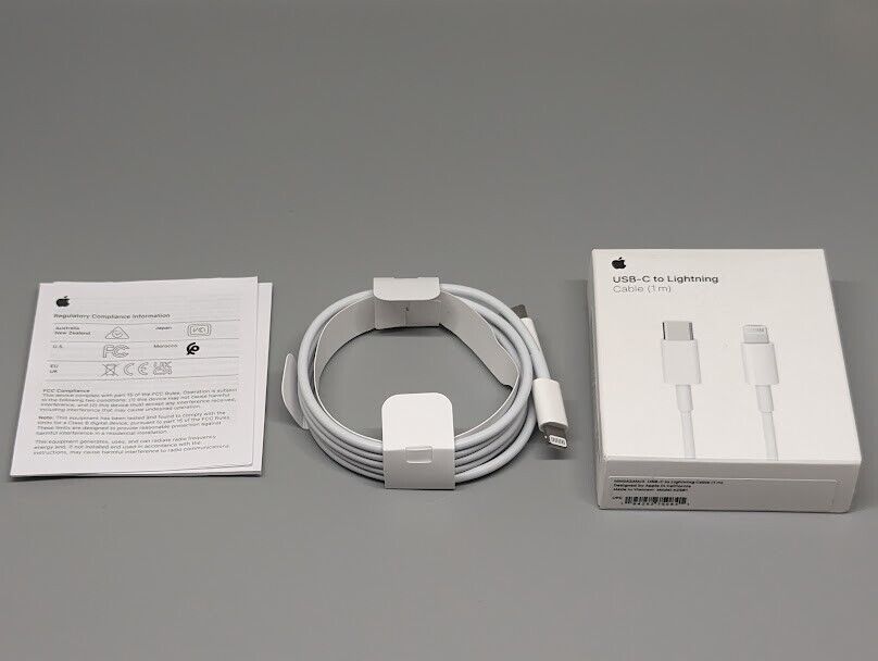 Apple USB-C to Lightning Cable - 1m Charging Cable - Open Box