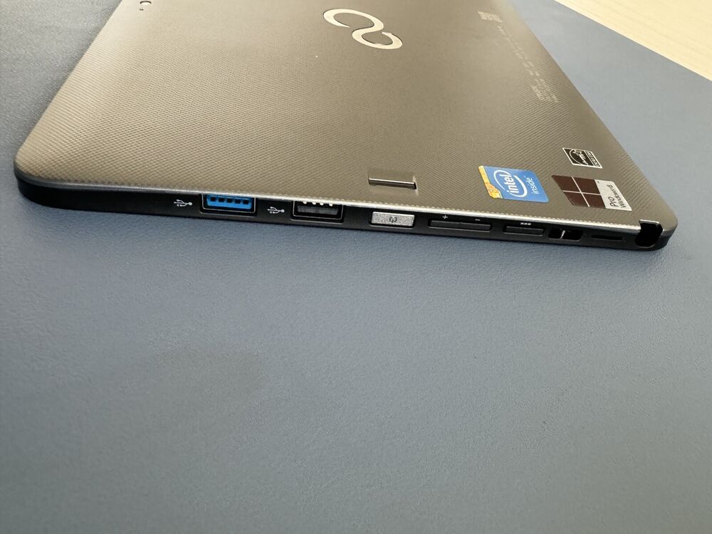Fujitsu Q555 10.1" Stylistic Tablet - Premium Japanese Engineering