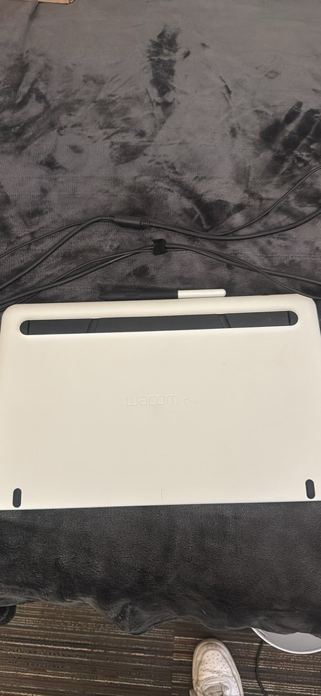 Wacom One Digital Graphics Drawing Tablet Screen