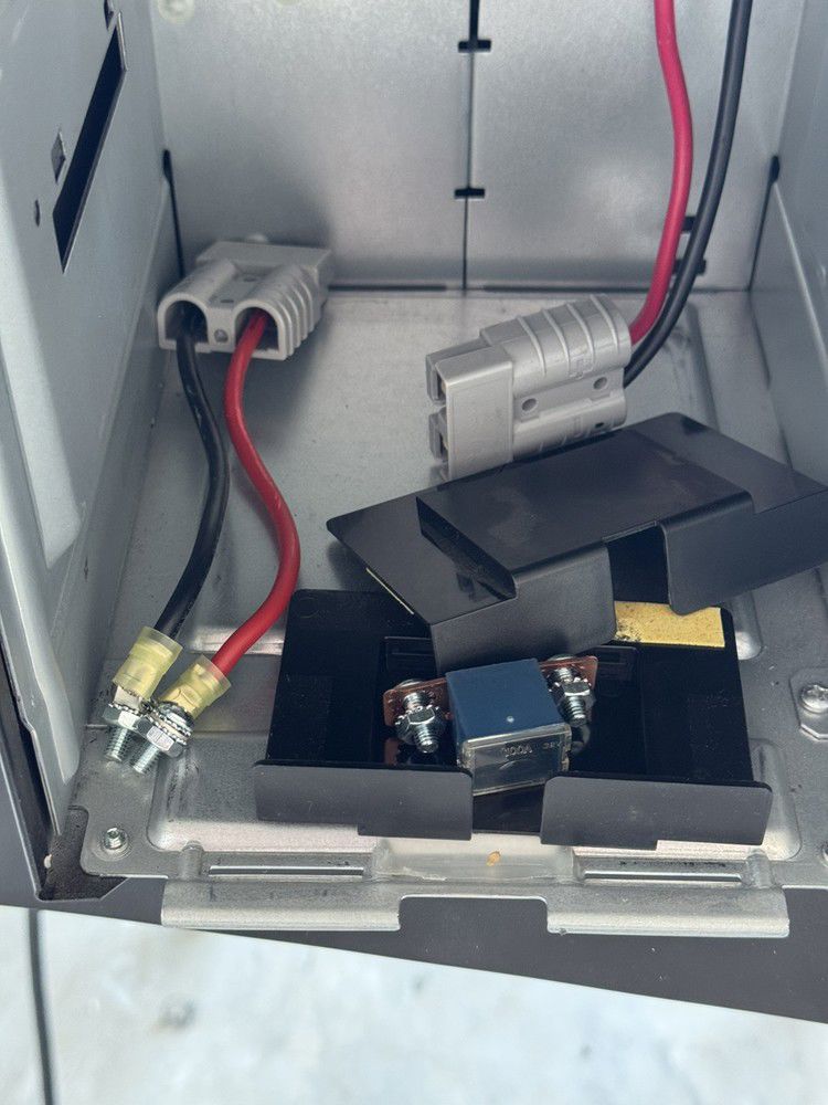 APC Smart-UPS SMT1500 120V 8 Outlet Power Supply - No Battery