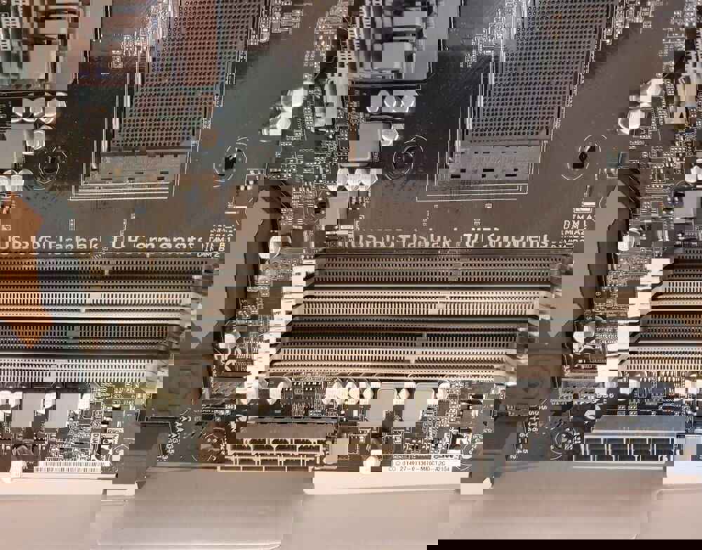 ASUS SABERTOOTH 990FX R2.0 Motherboard - Tested, No Processor, No Memory