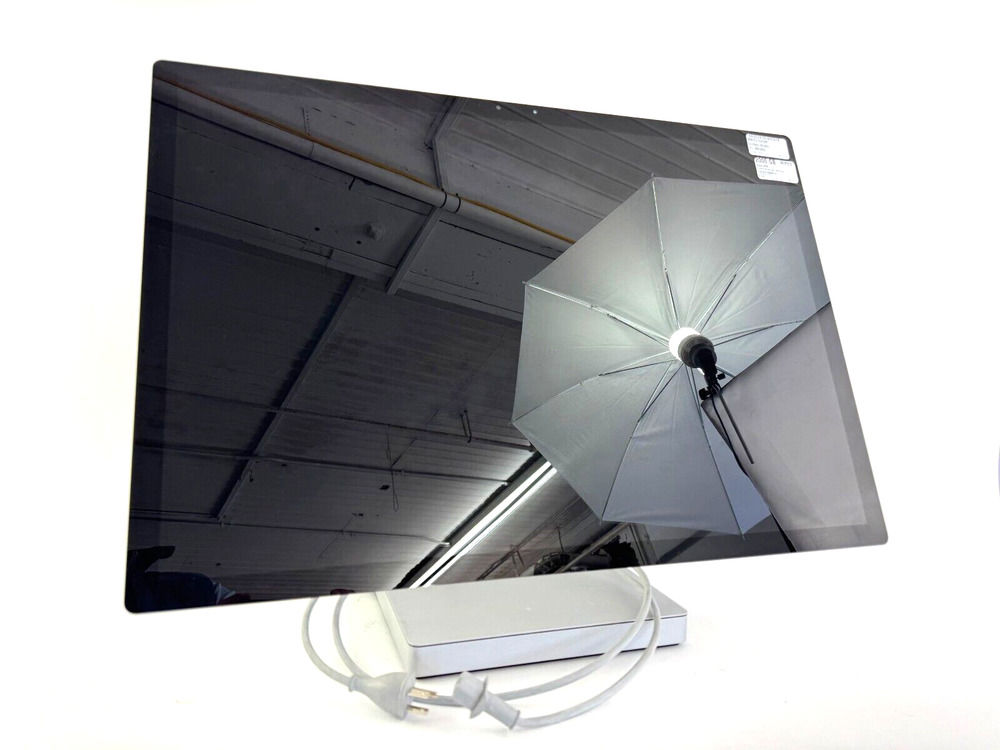 Microsoft Surface Studio i7-6820HQ, 32GB RAM, 2TB SSD - No OS