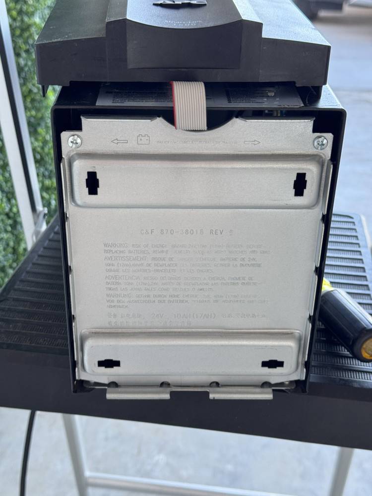 APC Smart-UPS SMT1500 120V 8 Outlet Power Supply - No Battery