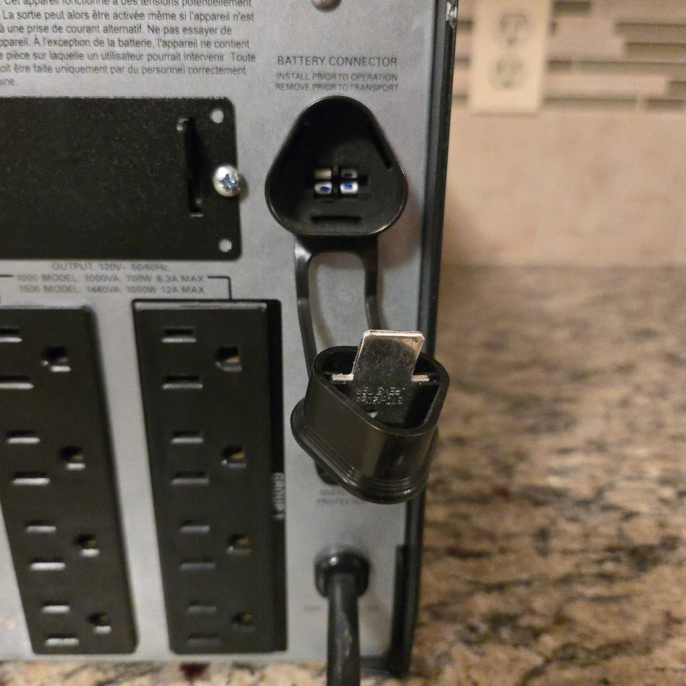 APC Smart-UPS SMT1500 8 Outlet Power Supply - No Battery, Working Condition