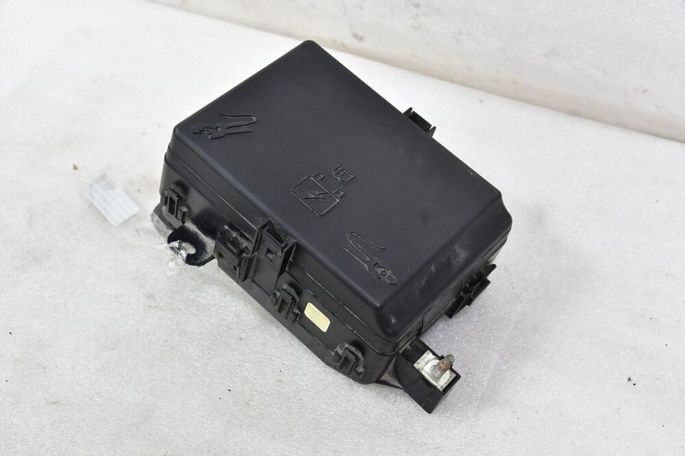 2014-2017 Maserati Ghibli Front Fuse Relay Electrical Wire Box OEM