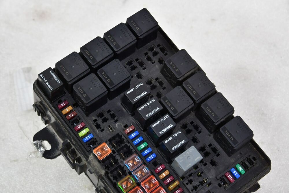 2014-2017 Maserati Ghibli Front Fuse Relay Electrical Wire Box OEM