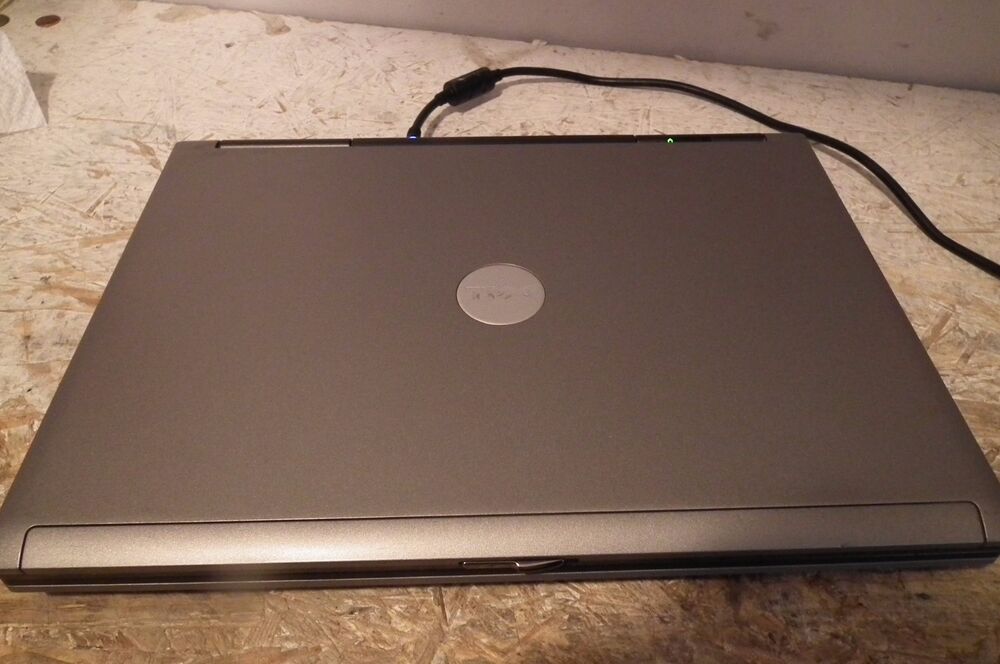 Dell D620 Laptop - 1.66GHz, 2GB RAM, Windows XP, WiFi, DVD Drive